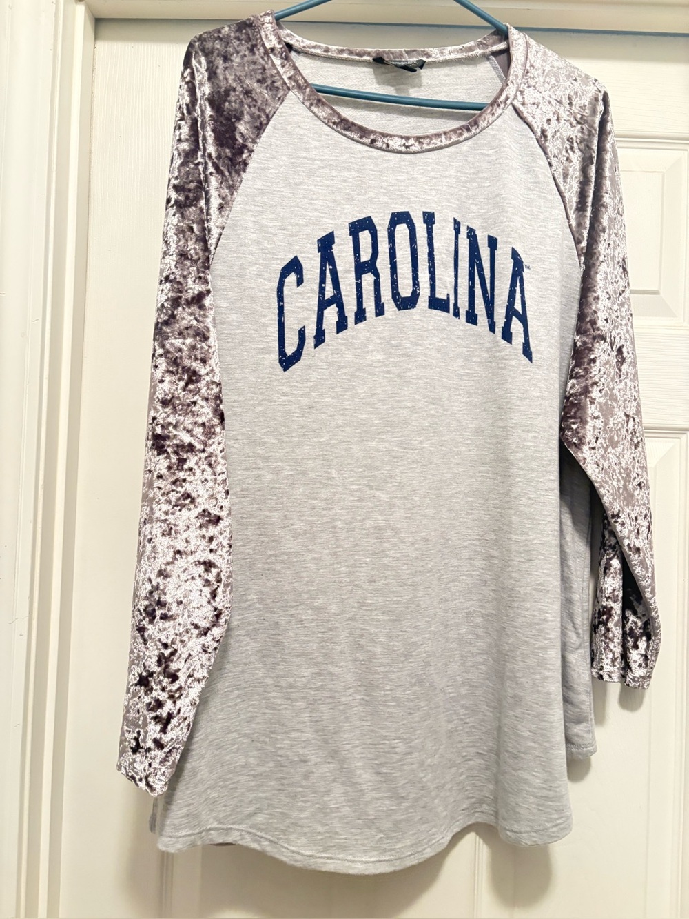 CAROLINA GAMEDAY TOP XXL CRUSHED VELVET SLEEVES
